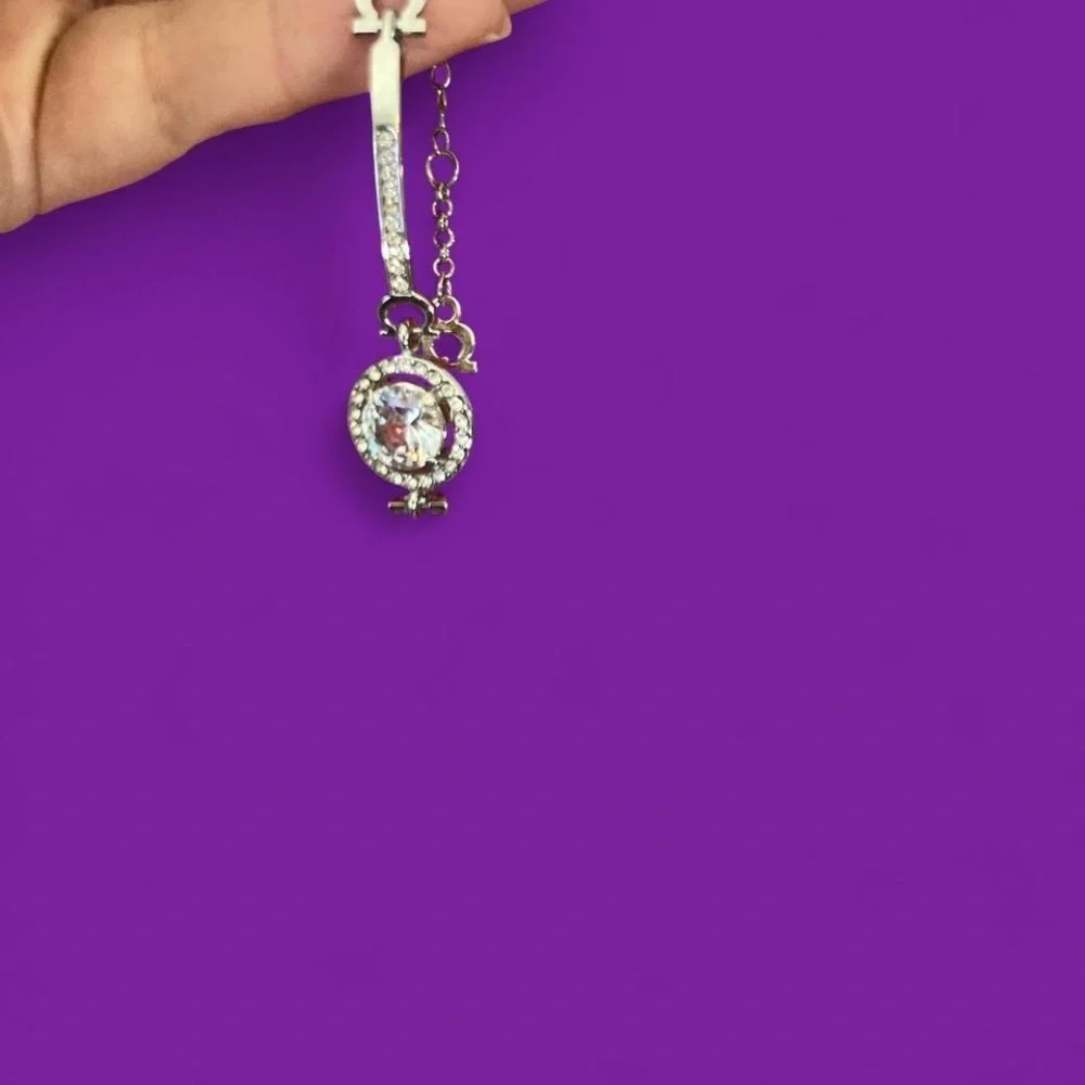 Silver rhinestone thin bracelet with stone and a touch of glamour exquisite